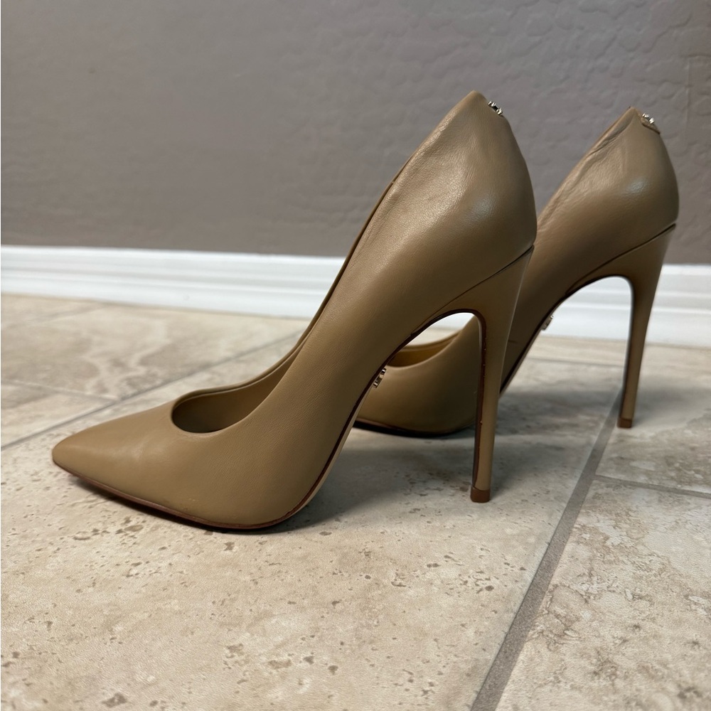 Sam Edelman Classic Tan Heels